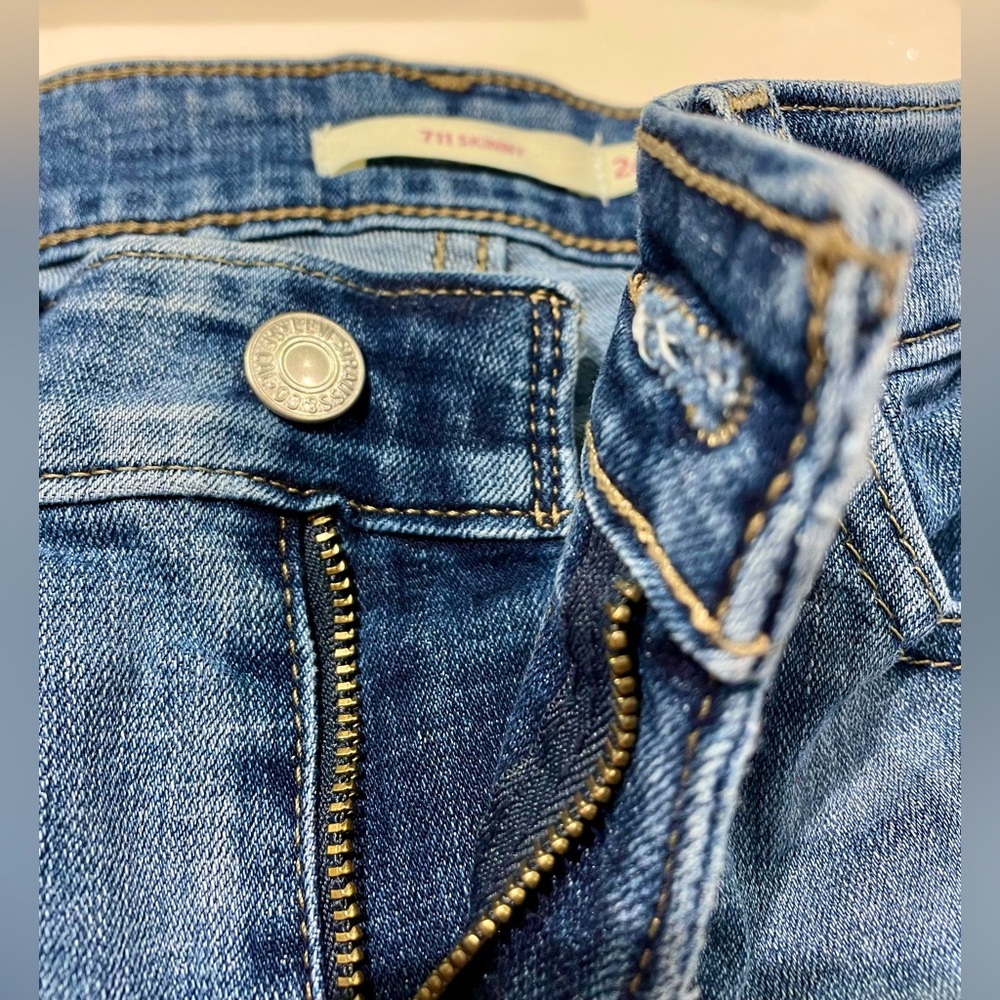 Levi’s Ripped 711 Skinny Jeans